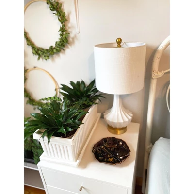 HC Companies 30-Inch Fluted Plastic Venetian Flower Box For Flowers, Vegetables, Or Succulents 4 HC Companies 30-Inch Fluted Plastic Venetian Flower Box For Flowers, Vegetables, Or Succulents - Image 4