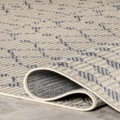 NuLOOM Reina Modern Trellis Indoor/Outdoor Area Rug -Garden Furniture Store GUEST 424677e8 2991 49e2 9e71 9196d88c1b1a