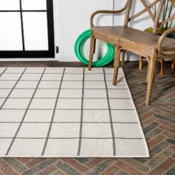 Grid Modern Squares Indoor/Outdoor Area Rug - JONATHAN Y -Garden Furniture Store GUEST 5eebb0f2 b52a 4537 9523 8bd18992634d