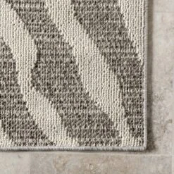 NuLOOM Corina Zebra Indoor/Outdoor Patio Area Rug -Garden Furniture Store GUEST a200bbd6 2b33 4a21 91dd 240c865ca1d3